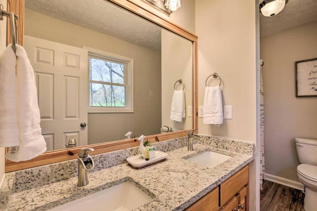 Less Than 3 Miles To Downtown With Firepit Ellijay Exterior foto